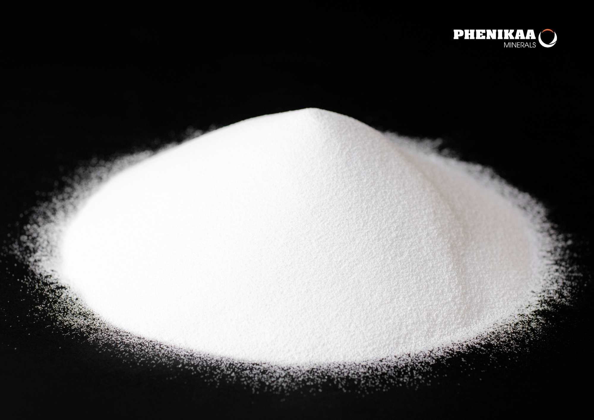 Cristobalite-phenikaa-hue